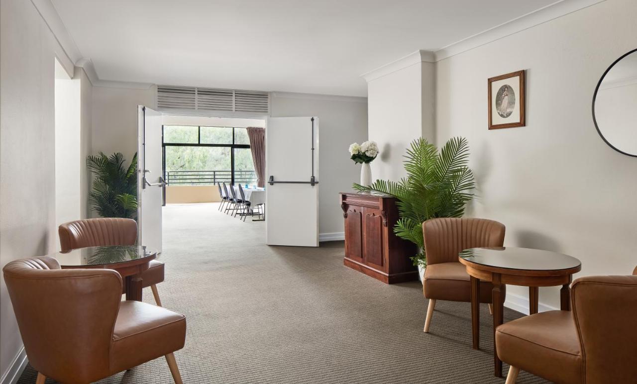 Ibis Styles Tamworth Exterior foto