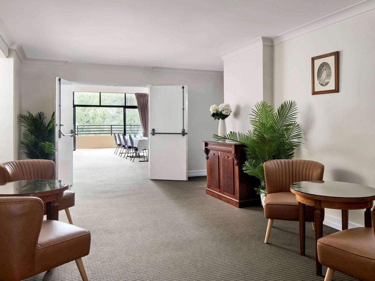 Ibis Styles Tamworth Exterior foto