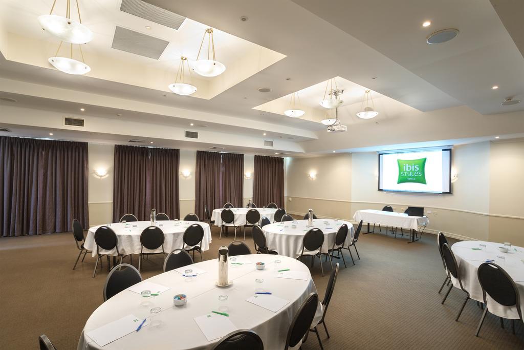 Ibis Styles Tamworth Exterior foto